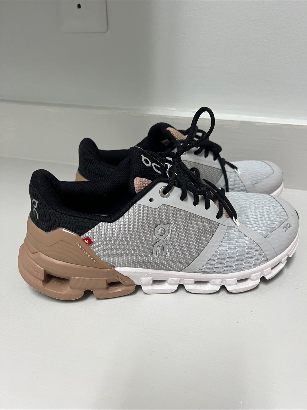 On Running Men’s Cloudflow Running Shoes - Light Gray & Tan